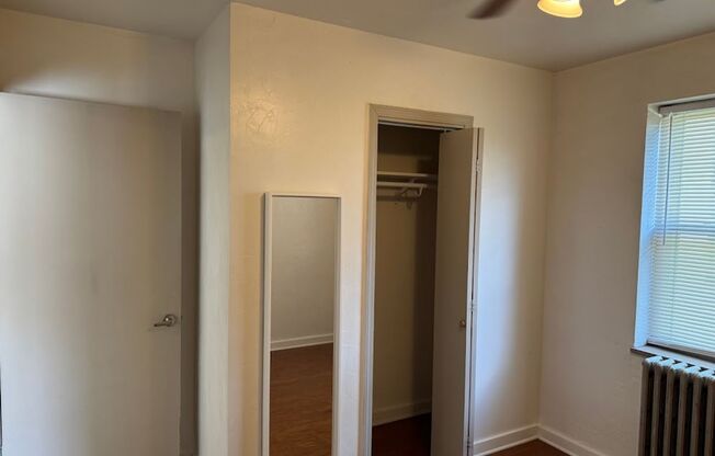 3 beds, 1 bath, $1,675, Unit 102A