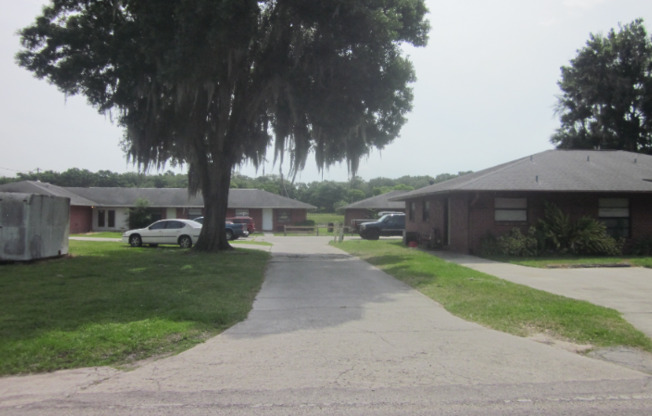 4405 GDN LN