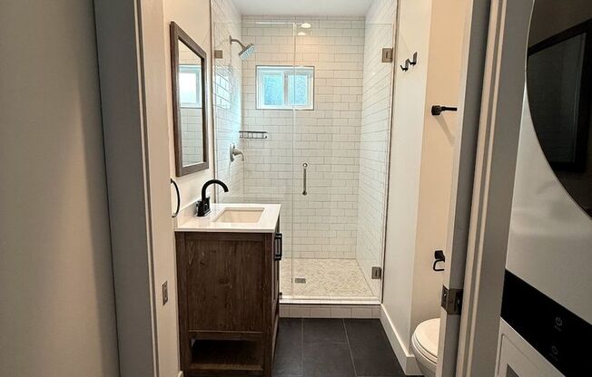 1 bed, 1 bath, $2,300