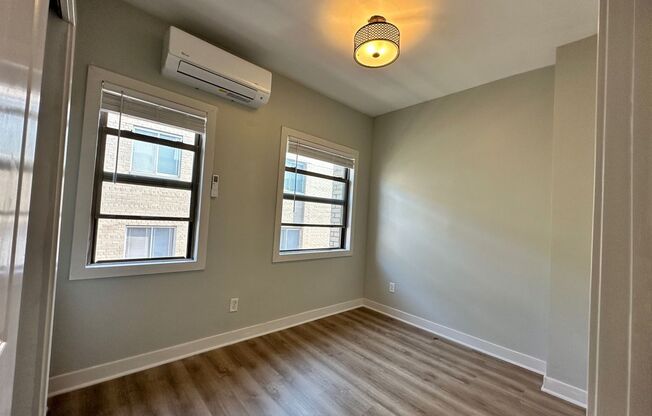 1 bed, 1 bath, 430 sqft, $1,050, Unit 307