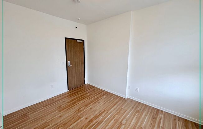 Studio, 1 bath, 350 sqft, $989, Unit 429