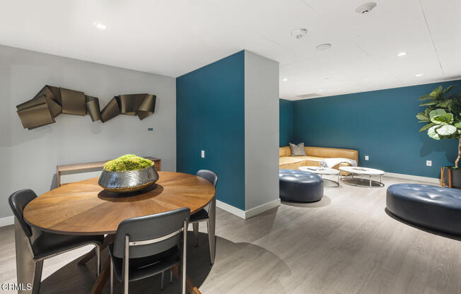 1 bed, 1 bath, 752 sqft, $3,811, Unit 911