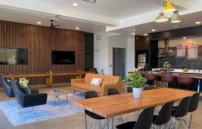 2 beds, 2 baths, 1,012 sqft, $1,810, Unit 122