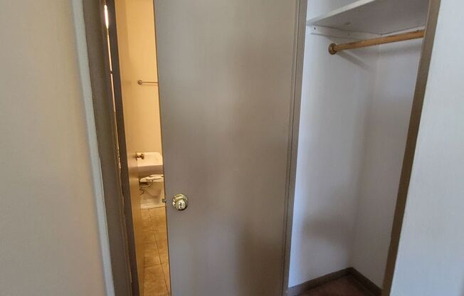 1 bed, 1 bath, $1,050, Unit JOHNSON #7