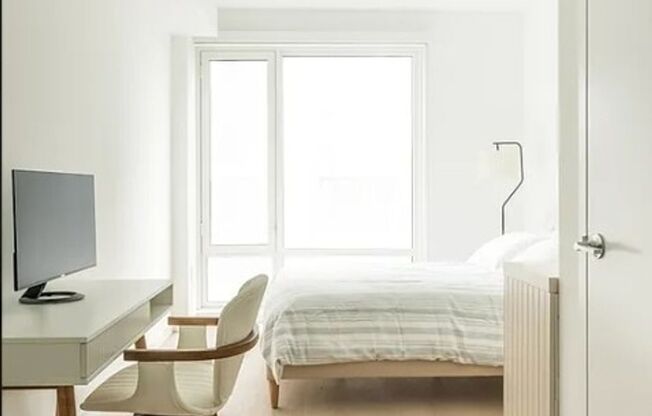 2 beds, 2 baths, $5,580, Unit 241