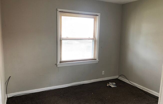 2 beds, 1 bath, $1,000