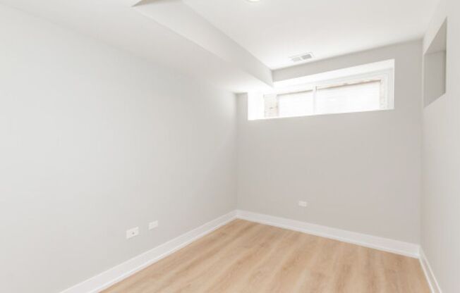 AFFORDABLE, Newly Renovated, 1-Bed/1-Bath, Parking Available MUST MAKE LESS THAN $43,000/YEAR INCOME TO APPLY