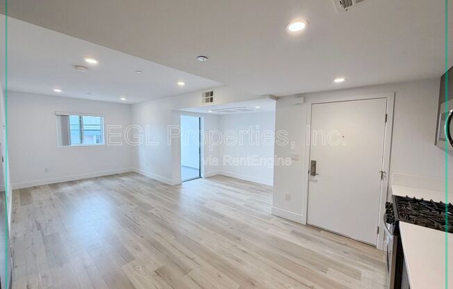 1 bed, 1 bath, 607 sqft, $2,350, Unit 602