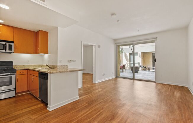 1 bed, 1 bath, 604 sqft, $2,900, Unit 215 P