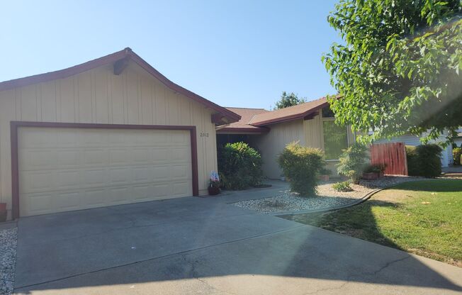 2912 Notre Dame Dr - Sacramento 95826