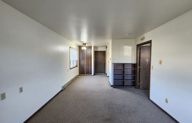 1 bed, 1 bath, 700 sqft, $1,150, Unit 8