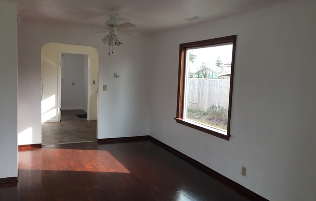 2 beds, 1 bath, $1,395