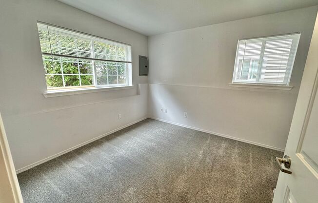 Lovely 3 bed Townhome near desirable Greenlake!