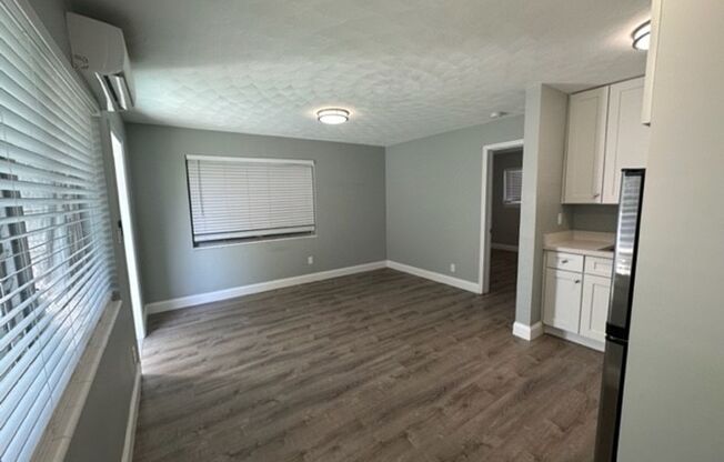 1 bed, 1 bath, $1,695, Unit 01-4246 Seagrape Drive