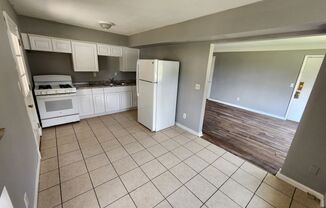 2 beds, 1 bath, 850 sqft, $1,100