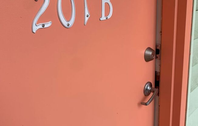 1 bed, 1 bath, $1,095, Unit Unit 201B