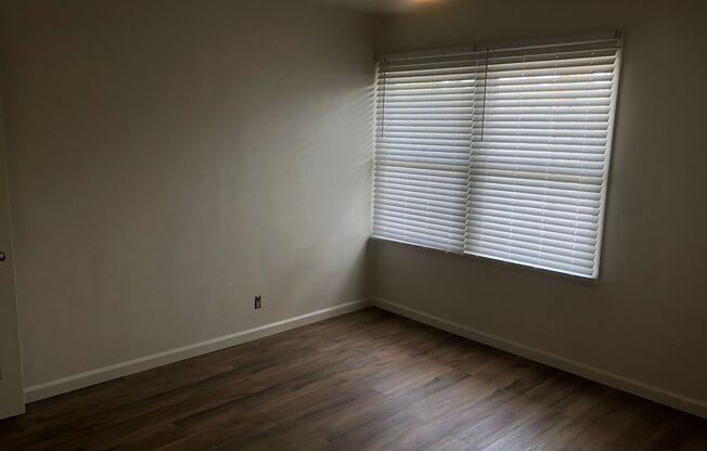 2 beds, 1 bath, $2,850, Unit 5311 Anaheim