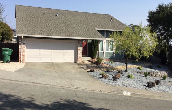 Beautiful 4 bed/3 bath Home in Novato ~ Views ~