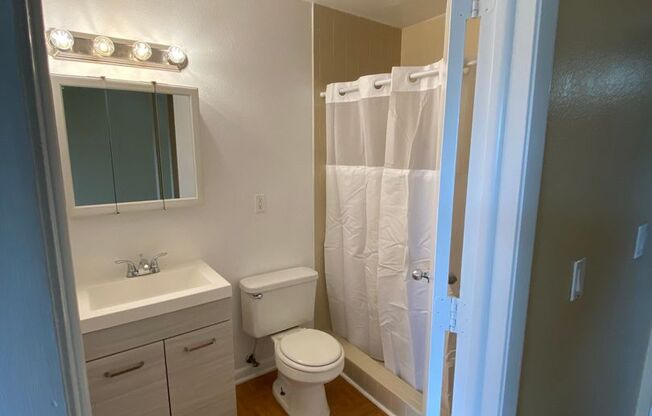 2 beds, 2 baths, 1,200 sqft, $1,450, Unit 202