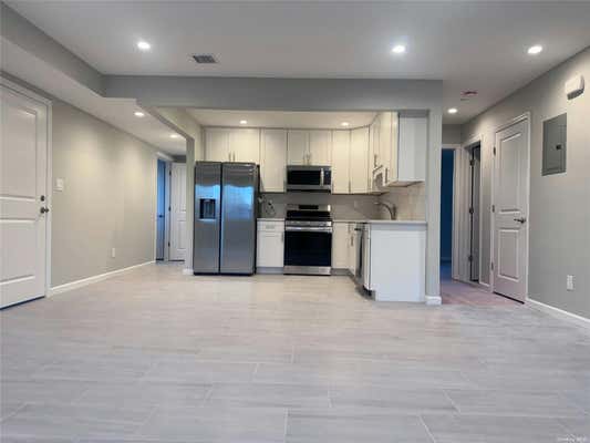 3 beds, 2 baths, 1,295 sqft, $3,100, Unit 3FL