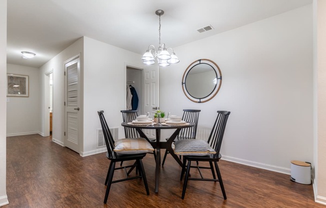 Dining room at Barton Farms in Greenwood, IN 46143