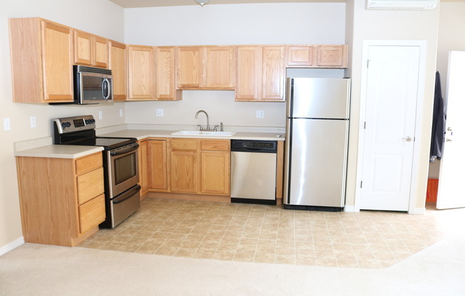 1 bed, 1 bath, $950, Unit 235 E Fountain Blvd