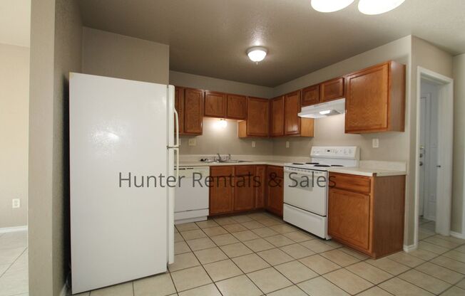 2 beds, 1.5 baths, $775