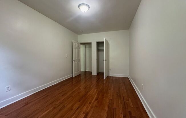 2 beds, 1 bath, 800 sqft, $1,759, Unit 5717 Hobart St. #37