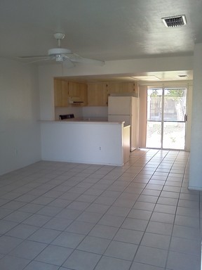 2 beds, 2 baths, 860 sqft, $1,400, Unit 4009 SE 11th Ave #114