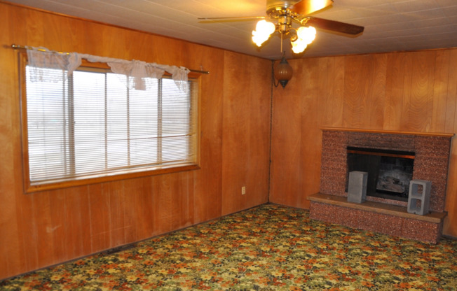 2 beds, 1 bath, $1,195