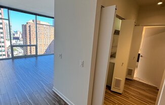 130 W CHICAGO