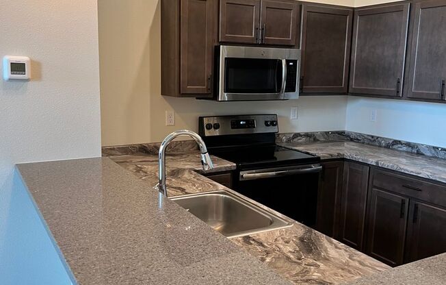 Studio, 1 bath, 687 sqft, $895, Unit 206