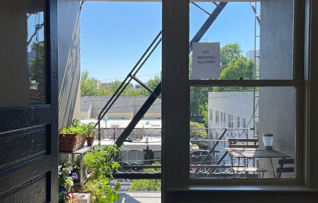 Studio, 1 bath, 350 sqft, $995, Unit 403