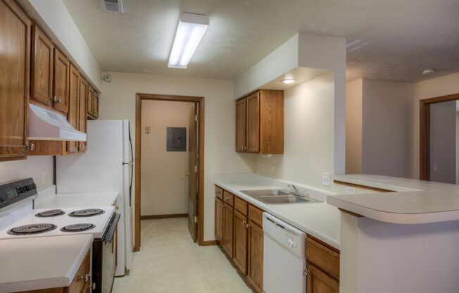 2 beds, 2 baths, $1,210, Unit 02