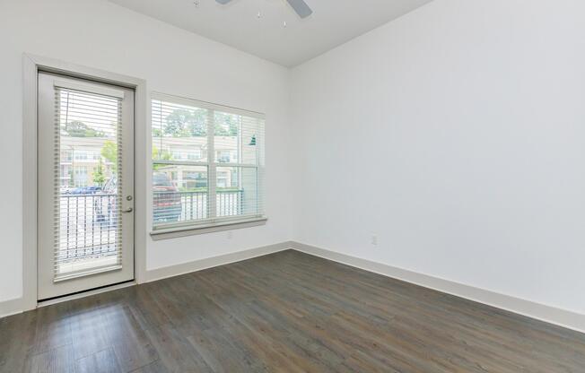 Live in Luxury at Sugarloaf Grove Apartments in Lawrence, GA