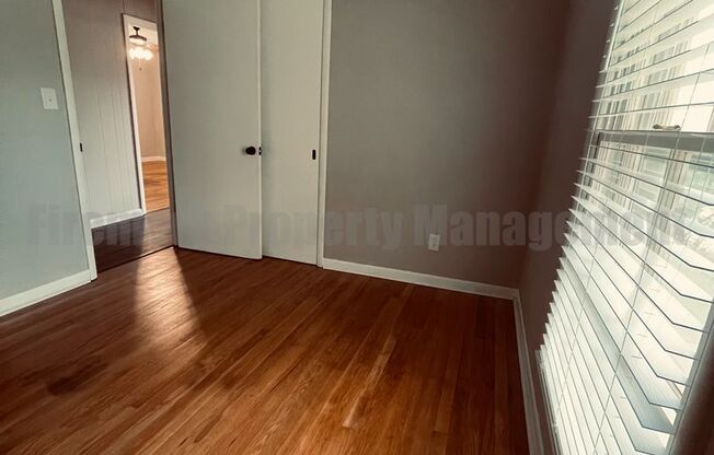 3 beds, 1 bath, $1,400