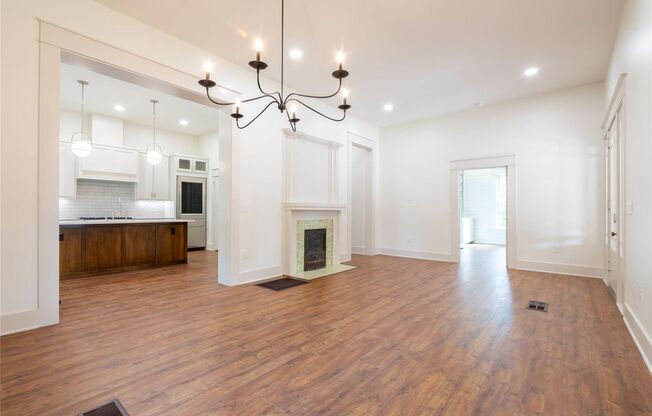 1605 Main St