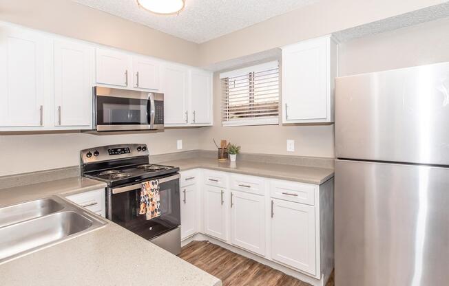 2 beds, 2 baths, 900 sqft, $919