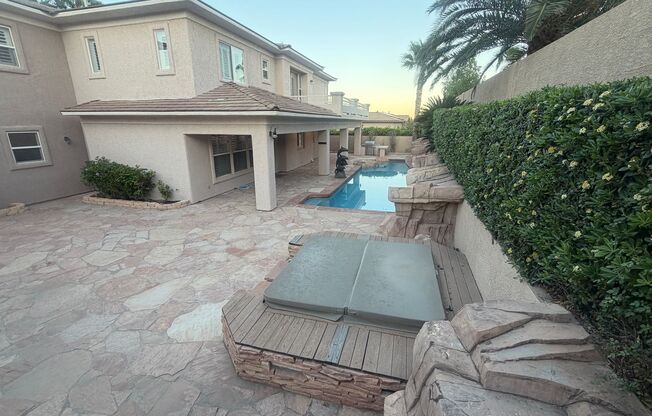 5 beds, 4.5 baths, $6,795