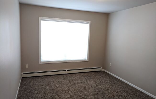 3 beds, 2 baths, 1,293 sqft, $1,375, Unit 2360-211