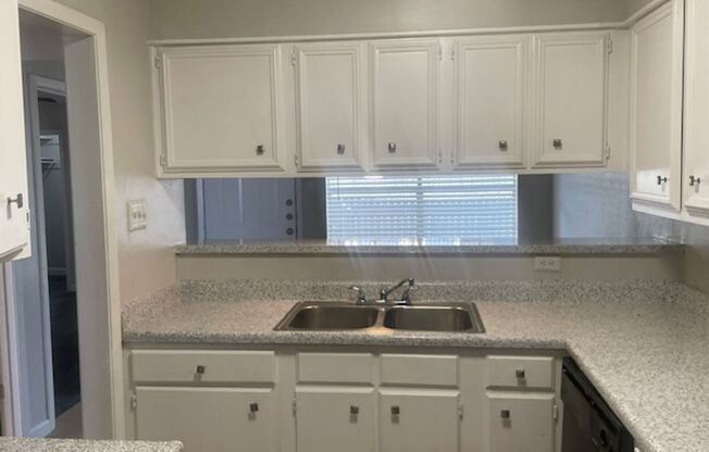 3 beds, 2 baths, 1,256 sqft, $1,550, Unit 07-0702 WD