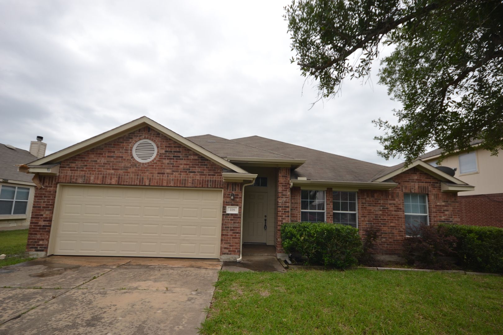 3 Bedroon 2 Bath in Legends Of Hutto