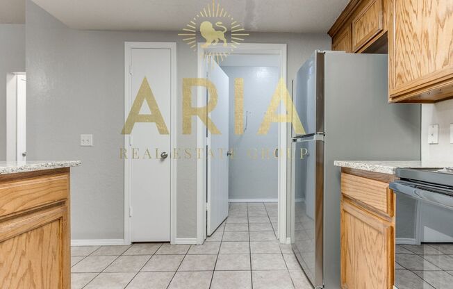 3 beds, 2.5 baths, 1,661 sqft, $1,850, Unit 2920 Oak Tree Ave