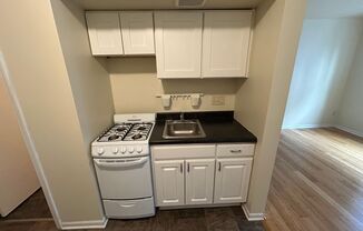 Studio, 1 bath, $825, Unit 207