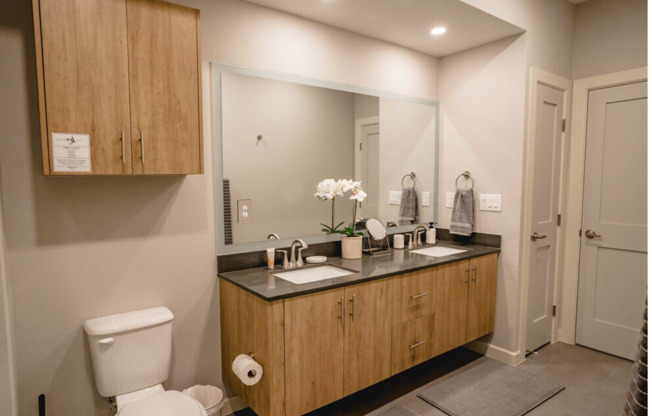 2 beds, 2 baths, 1,037 sqft, $995, Unit C-02/ WHITE C/ GRASS VIEW