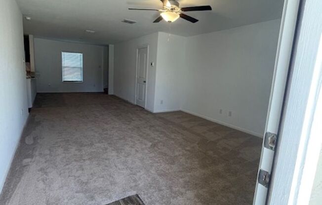 3 beds, 2.5 baths, $1,595