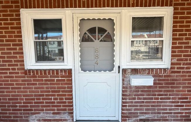 Newly Renovated 3BR with Front Porch Available Oxford Circle Area!