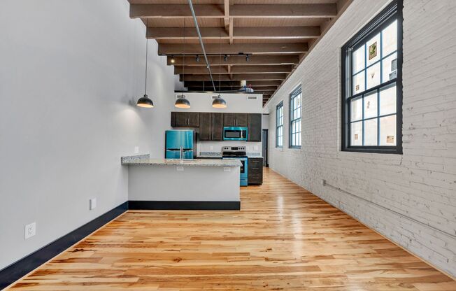 1 bed, 1 bath, 611 sqft, $1,095, Unit 307