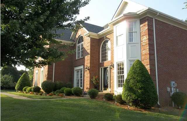 Gorgeous 4 Bedroom 3.5 Bath two story brick home in Lake Forest