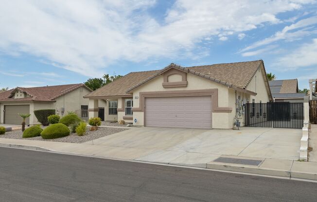 Henderson!!  Solar Panels!! Tankless Hot water Heater!! Small RV Parking!!! Single Story!!!